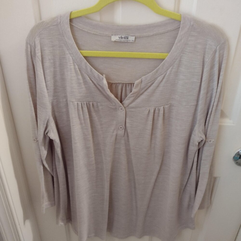 Vivilli XXL women's beige flowy peasant top with rolleable sleeves